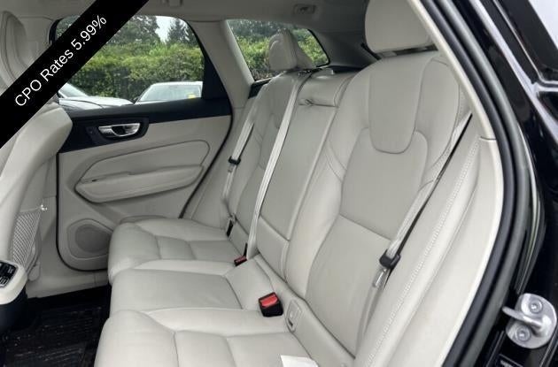 2023 Volvo XC60 B6 AWD Ultimate Dark Theme