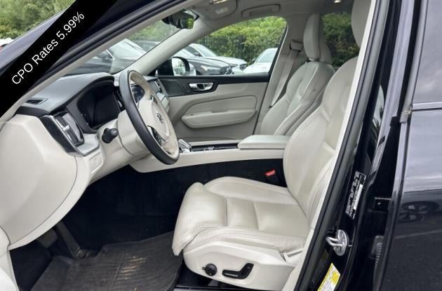 2023 Volvo XC60 B6 AWD Ultimate Dark Theme
