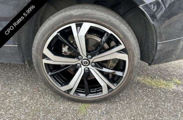 2023 Volvo XC60 B6 AWD Ultimate Dark Theme