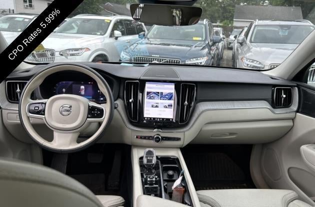 2023 Volvo XC60 B6 AWD Ultimate Dark Theme