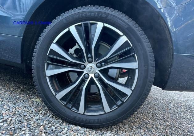 2023 Volvo XC60 B6 AWD Ultimate Dark Theme