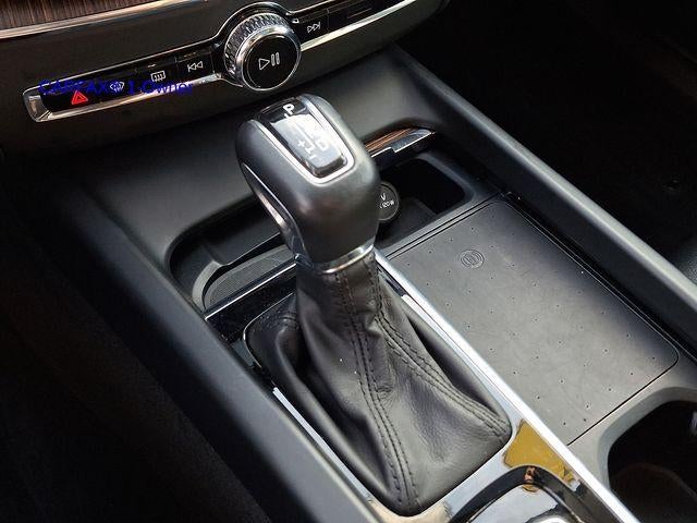 2021 Volvo XC60 T5 AWD Momentum