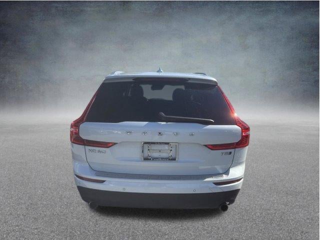2021 Volvo XC60 T5 AWD Momentum
