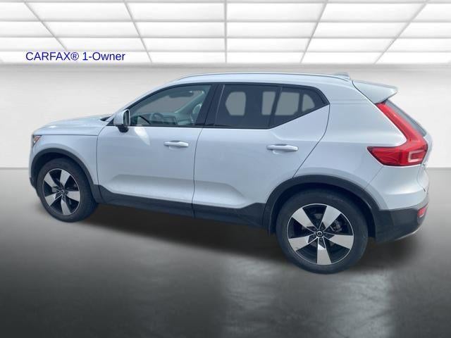 2020 Volvo XC40 T5 AWD Momentum
