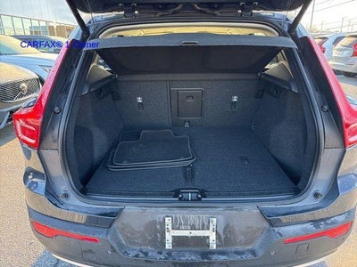 2021 Volvo XC40 T5 AWD Momentum