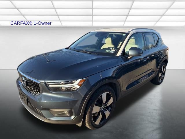 2021 Volvo XC40 T5 AWD Momentum