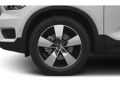 2021 Volvo XC40 T5 AWD Momentum
