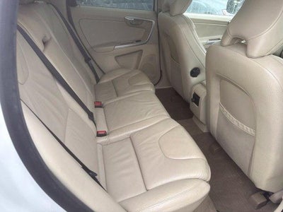 2010 Volvo XC60 AWD 4dr 3.0T w/Moonroof