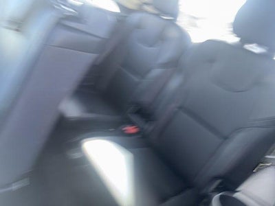 2020 Volvo XC90 T6 AWD Momentum 7 Passenger