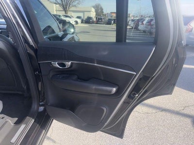2020 Volvo XC90 T6 AWD Momentum 7 Passenger