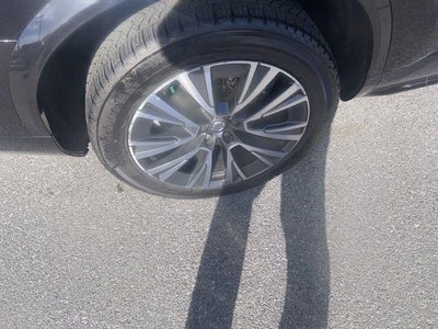 2020 Volvo XC90 T6 AWD Momentum 7 Passenger