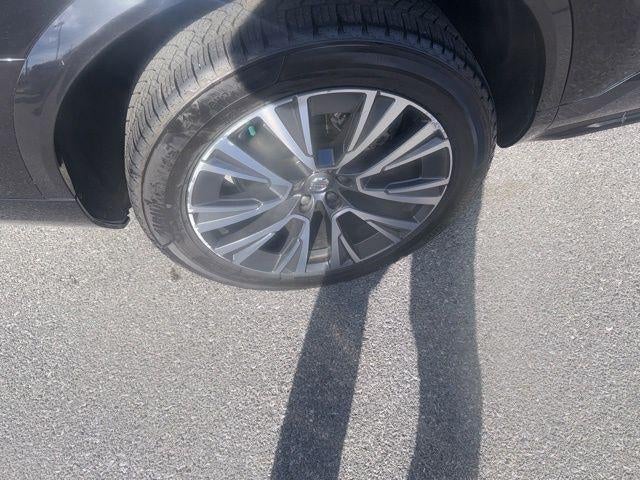 2020 Volvo XC90 T6 AWD Momentum 7 Passenger