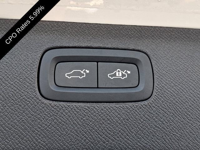 2025 Volvo XC90 Plug-In Hybrid T8 AWD Plus 7-Seater