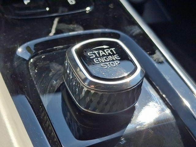 2025 Volvo XC60 Plug-In Hybrid T8 AWD Plus