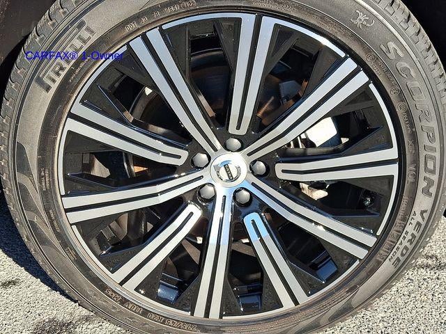 2023 Volvo XC90 B5 AWD Core 7P