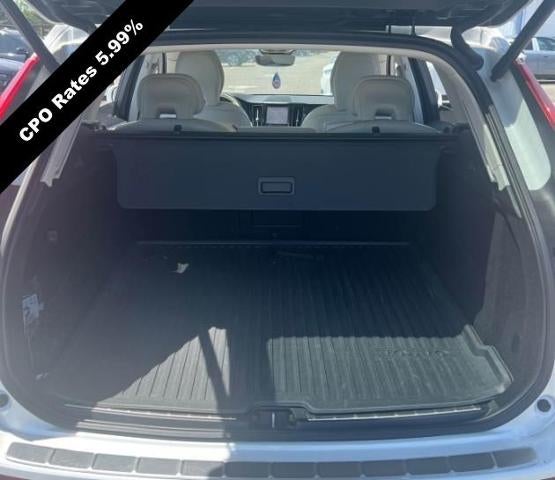 2023 Volvo XC60 B5 AWD Ultimate Bright Theme