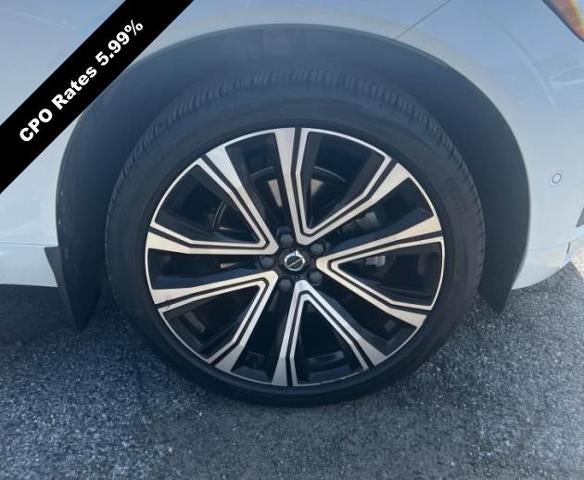 2023 Volvo XC60 B5 AWD Ultimate Bright Theme