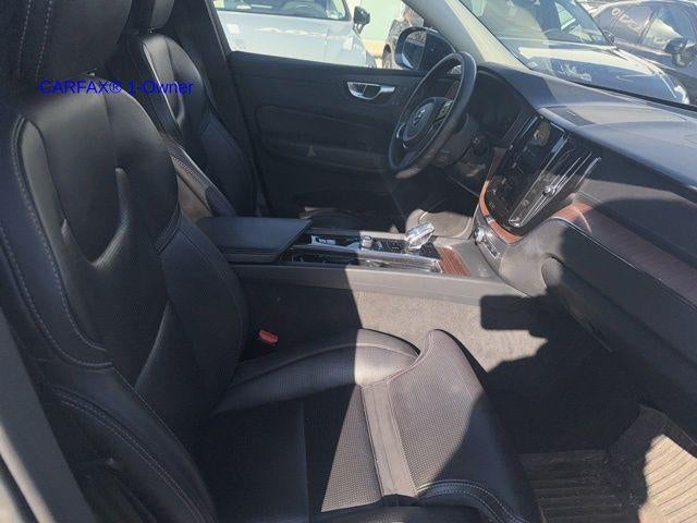 2023 Volvo XC60 B5 AWD Ultimate Bright Theme