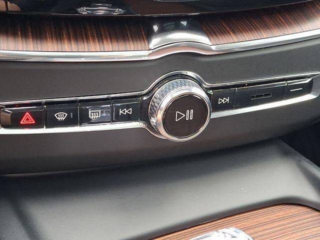 2023 Volvo XC60 B5 AWD Ultimate Bright Theme