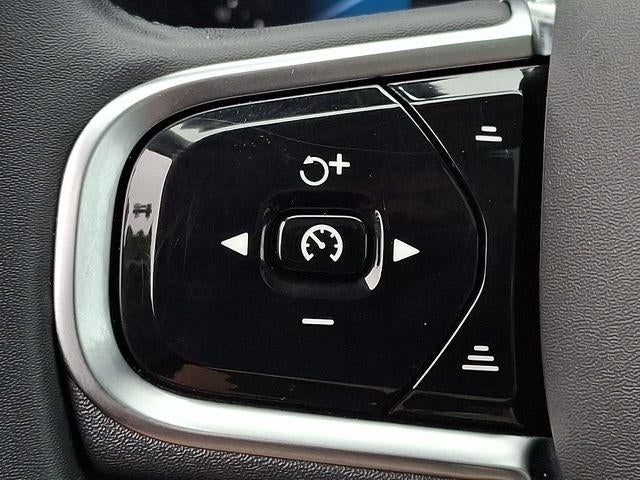 2023 Volvo XC60 B5 AWD Ultimate Bright Theme