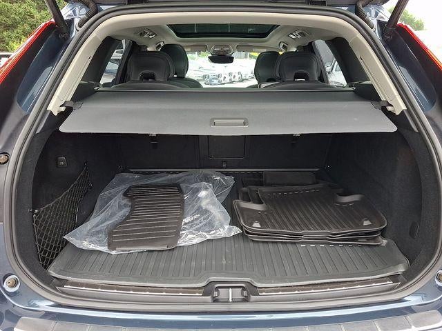 2023 Volvo XC60 B5 AWD Ultimate Bright Theme