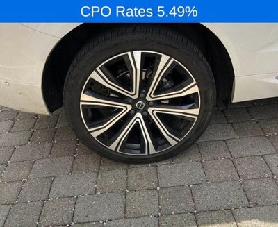 2023 Volvo XC60 B5 AWD Ultimate Bright Theme