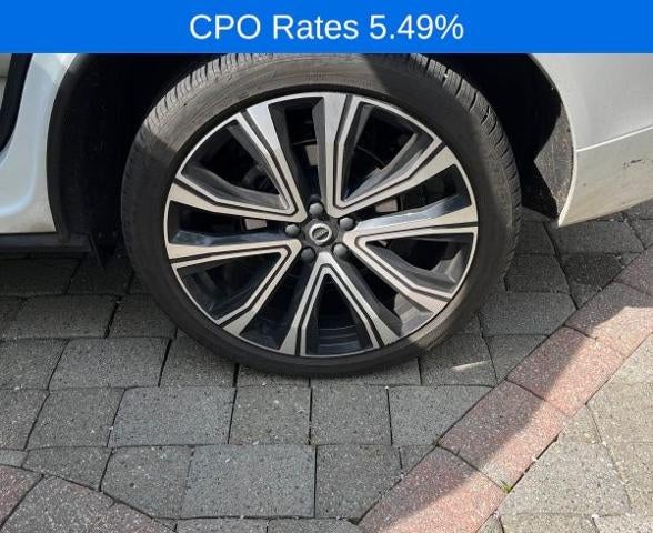 2023 Volvo XC60 B5 AWD Ultimate Bright Theme