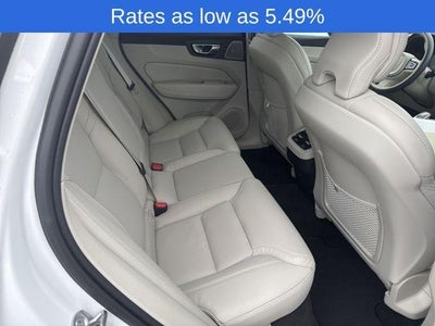 2023 Volvo XC60 B5 AWD Ultimate Bright Theme
