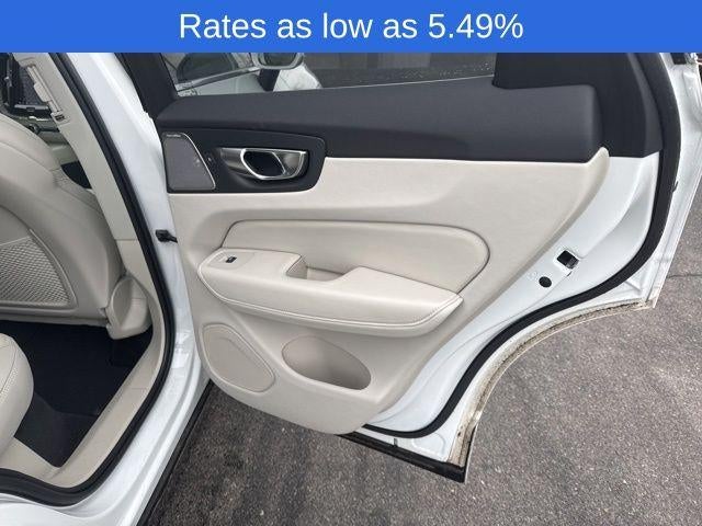 2023 Volvo XC60 B5 AWD Ultimate Bright Theme