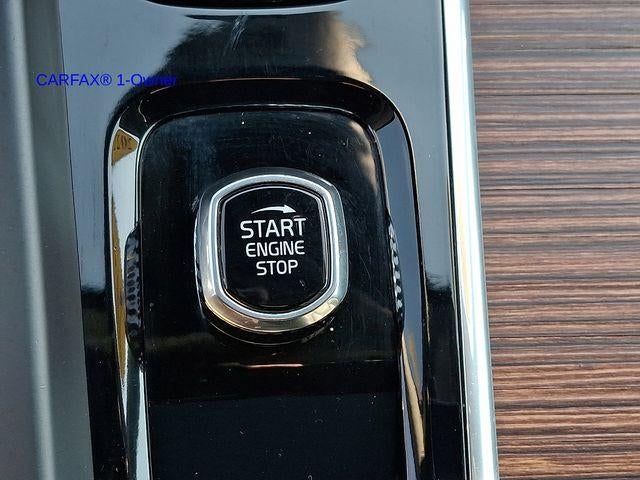 2022 Volvo XC60 B5 AWD Momentum