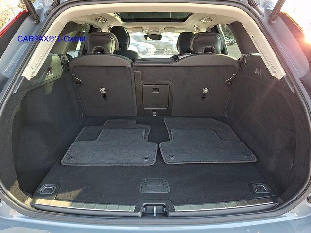 2022 Volvo XC60 B5 AWD Momentum