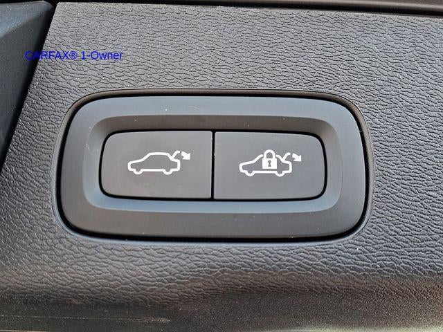 2022 Volvo XC60 B5 AWD Momentum