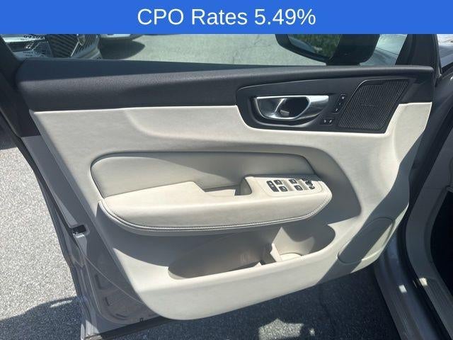 2024 Volvo XC60 B5 AWD Plus Dark Theme