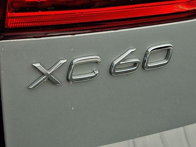 2024 Volvo XC60 B5 AWD Plus Dark Theme