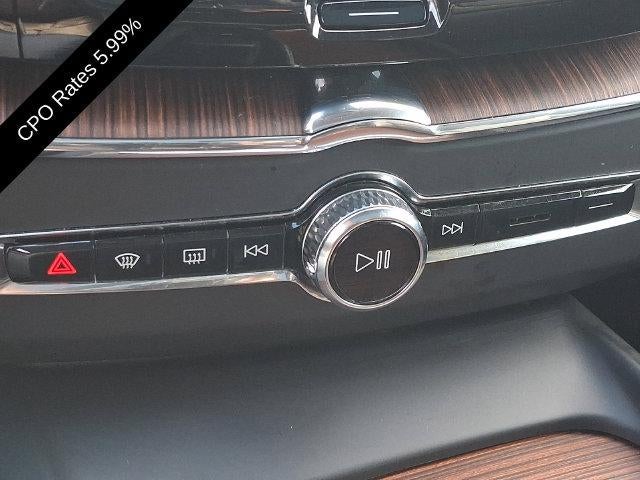 2024 Volvo XC60 B5 AWD Plus Dark Theme