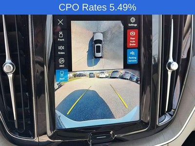2024 Volvo XC60 B5 AWD Plus Dark Theme