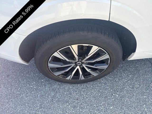 2024 Volvo XC60 B5 AWD Plus Dark Theme