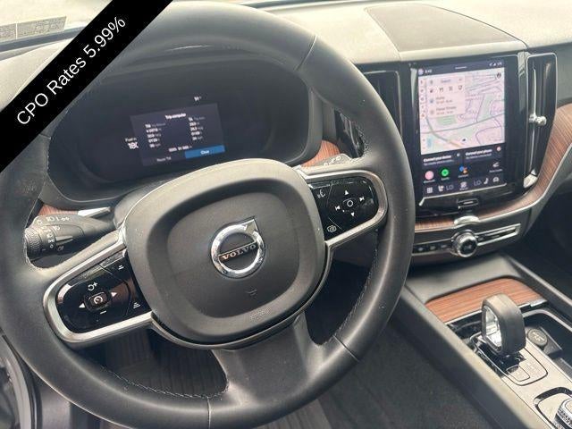 2024 Volvo XC60 B5 AWD Plus Dark Theme