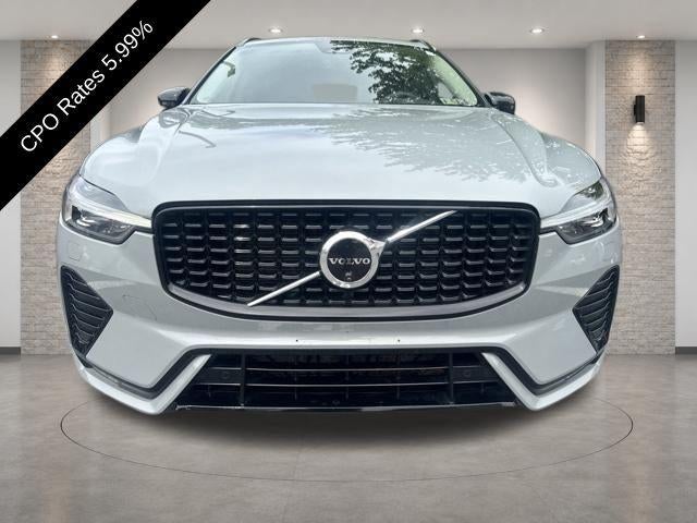 2024 Volvo XC60 B5 AWD Plus Dark Theme