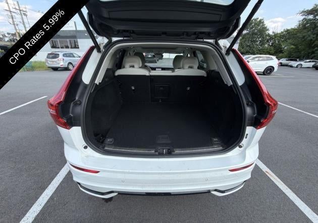 2024 Volvo XC60 B5 AWD Plus Dark Theme