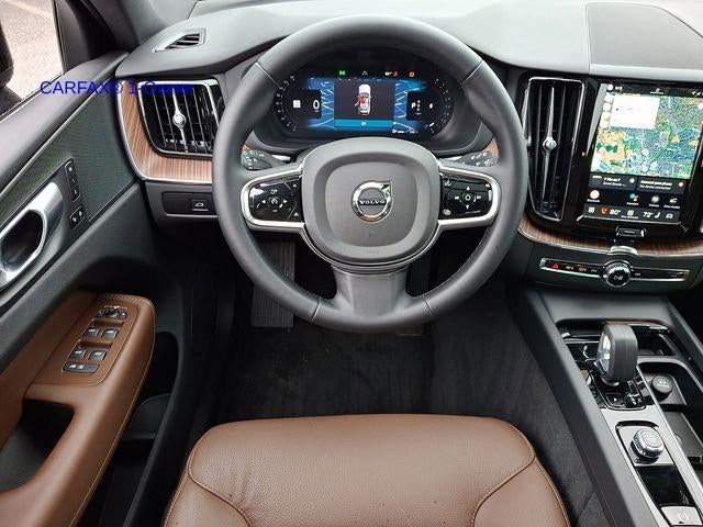 2024 Volvo XC60 B5 AWD Plus Dark Theme