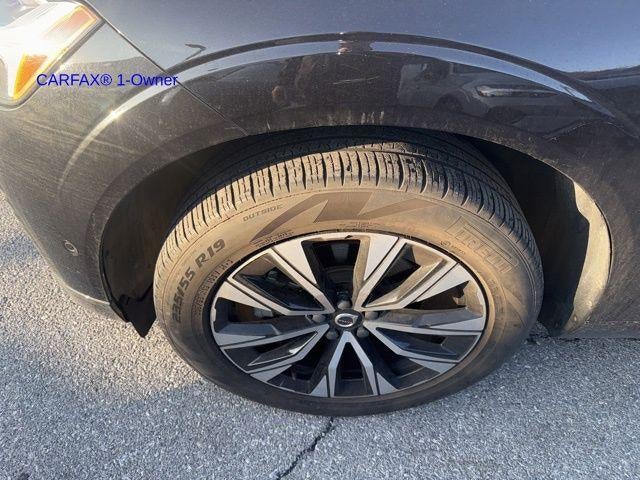 2024 Volvo XC60 B5 AWD Plus Dark Theme