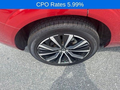 2024 Volvo XC60 B5 AWD Plus Dark Theme