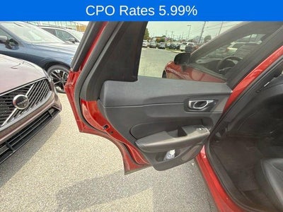 2024 Volvo XC60 B5 AWD Plus Dark Theme