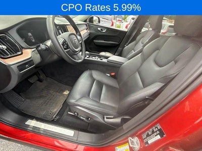2024 Volvo XC60 B5 AWD Plus Dark Theme