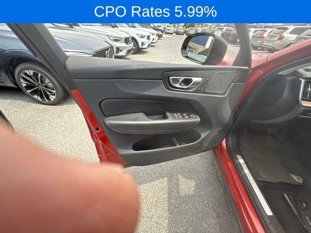 2024 Volvo XC60 B5 AWD Plus Dark Theme