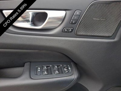 2024 Volvo XC60 B5 AWD Plus Dark Theme