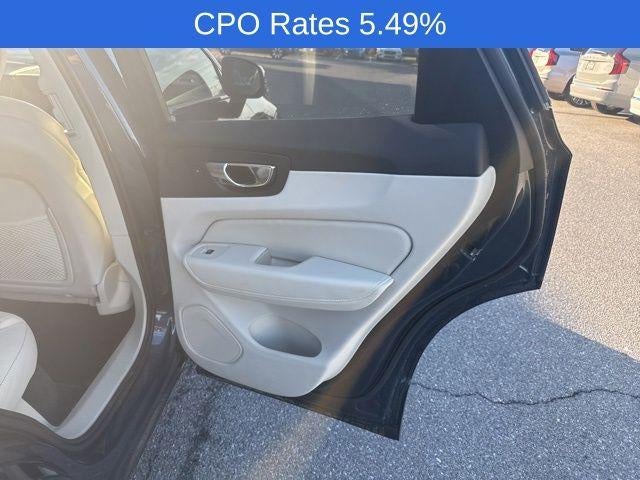 2024 Volvo XC60 B5 AWD Ultimate Dark Theme