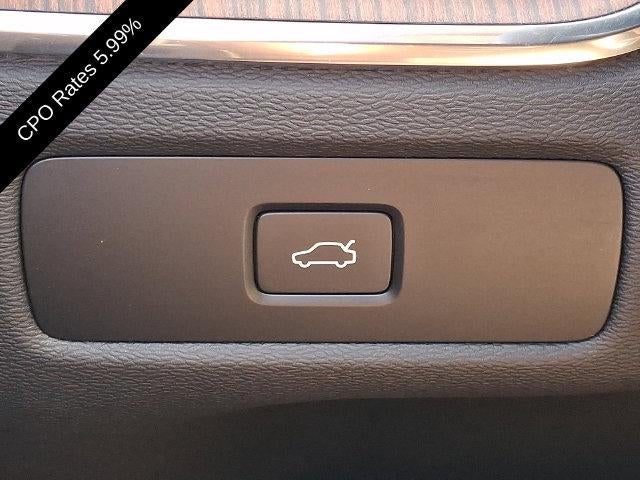2024 Volvo XC60 B5 AWD Ultimate Dark Theme