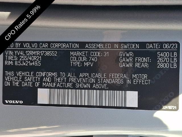 2024 Volvo XC60 B5 AWD Ultimate Dark Theme